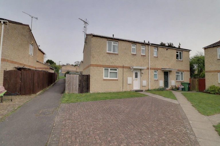 Glen Court, Stonehouse