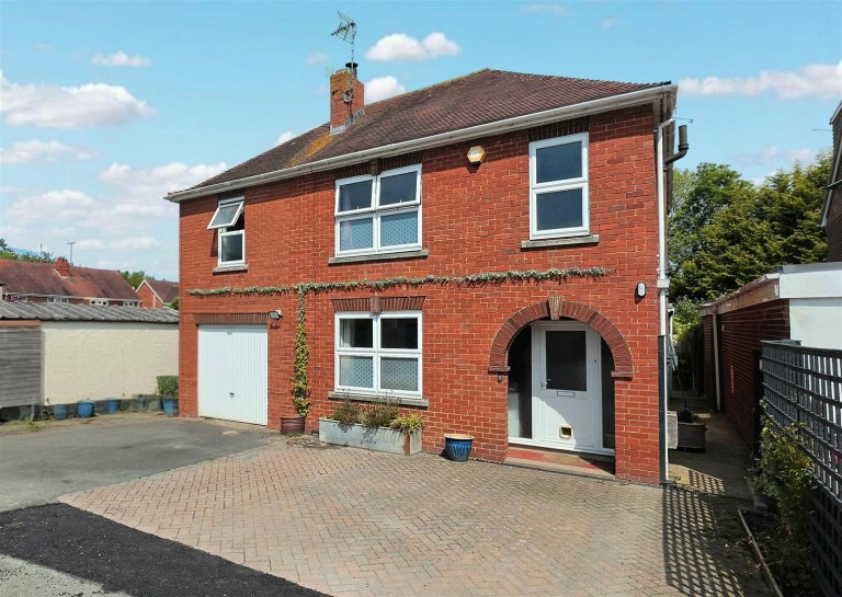 Pine Tree Drive, Barnwood