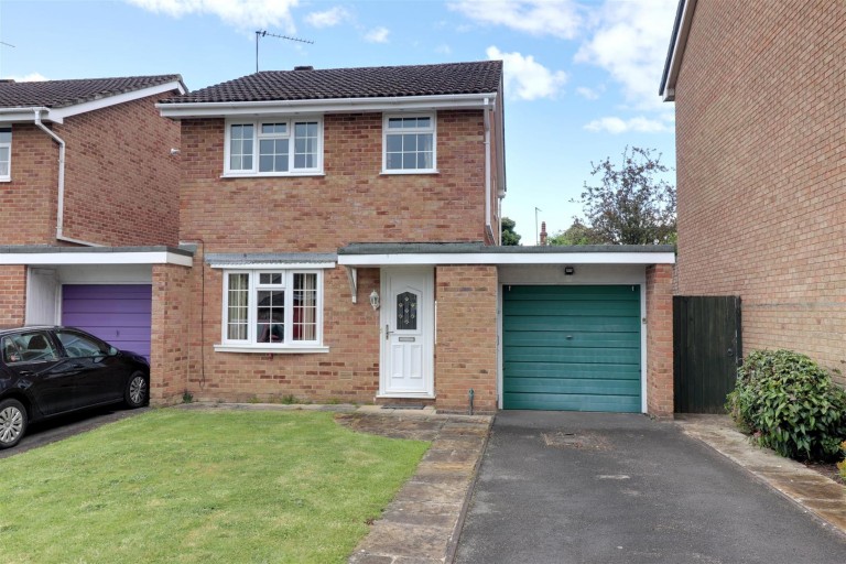 Oak Way, Stonehouse