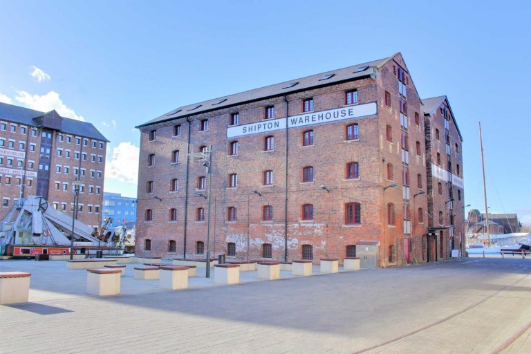 Biddle & Shipton, The Docks