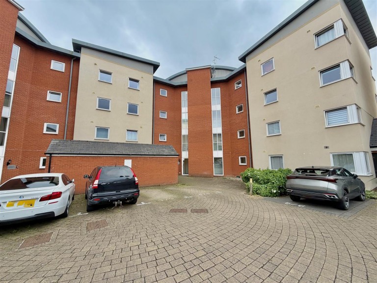 Suffolk Drive, Gloucester