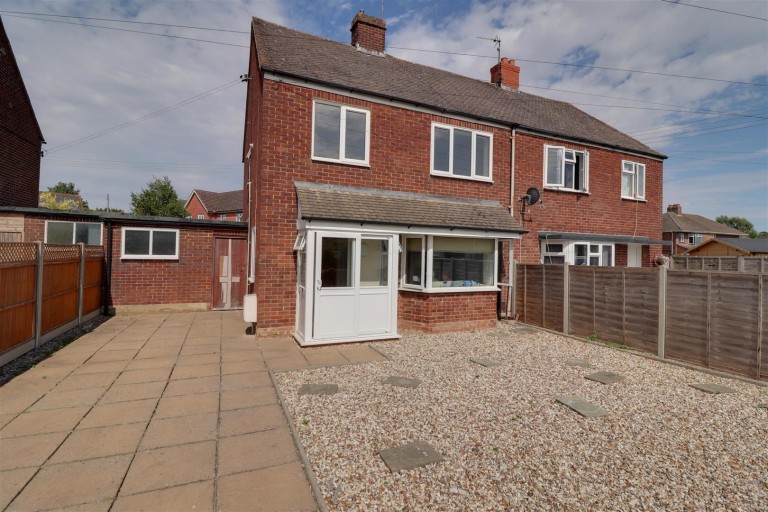 Crescent Road, Stonehouse