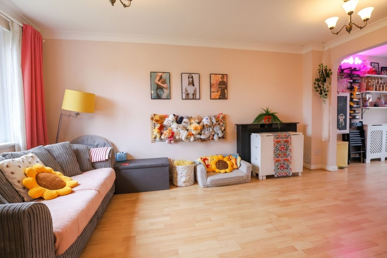Elm Drive, Chapelhall, ML6