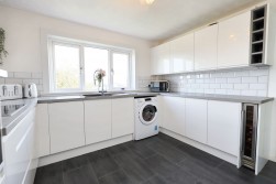 Melrose Place, Coatbridge, ML5