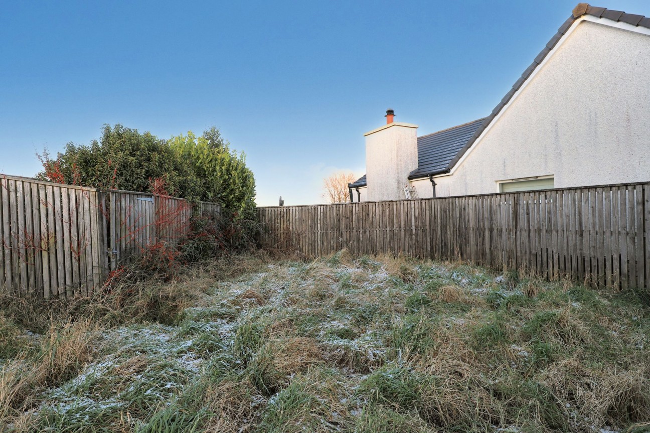 Picketlaw Road, Eaglesham, G76