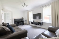 Kestrel Court, Coatbridge, ML5