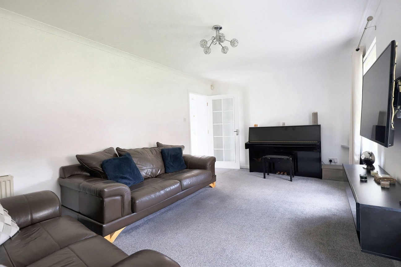 Kestrel Court, Coatbridge, ML5