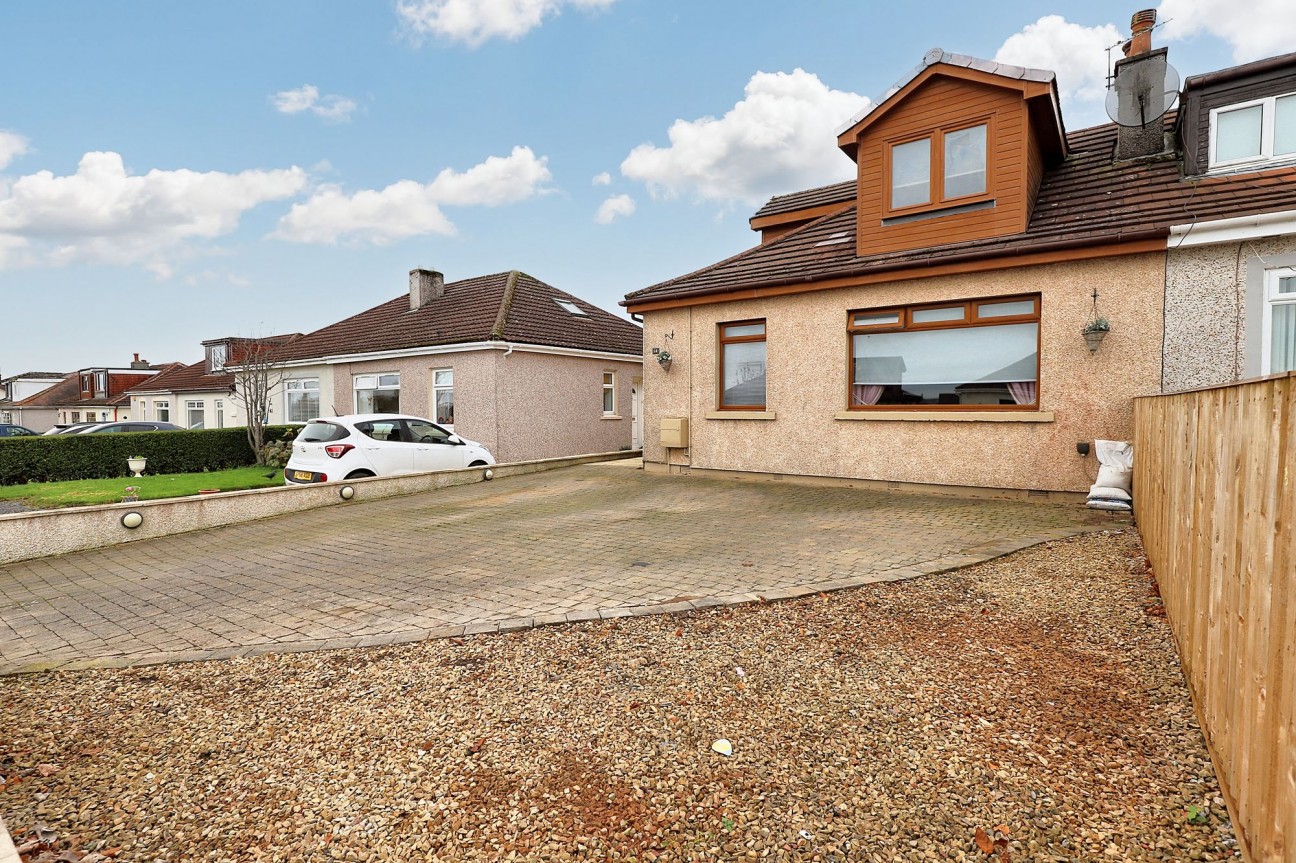 Dunrobin Road, Airdrie, ML6