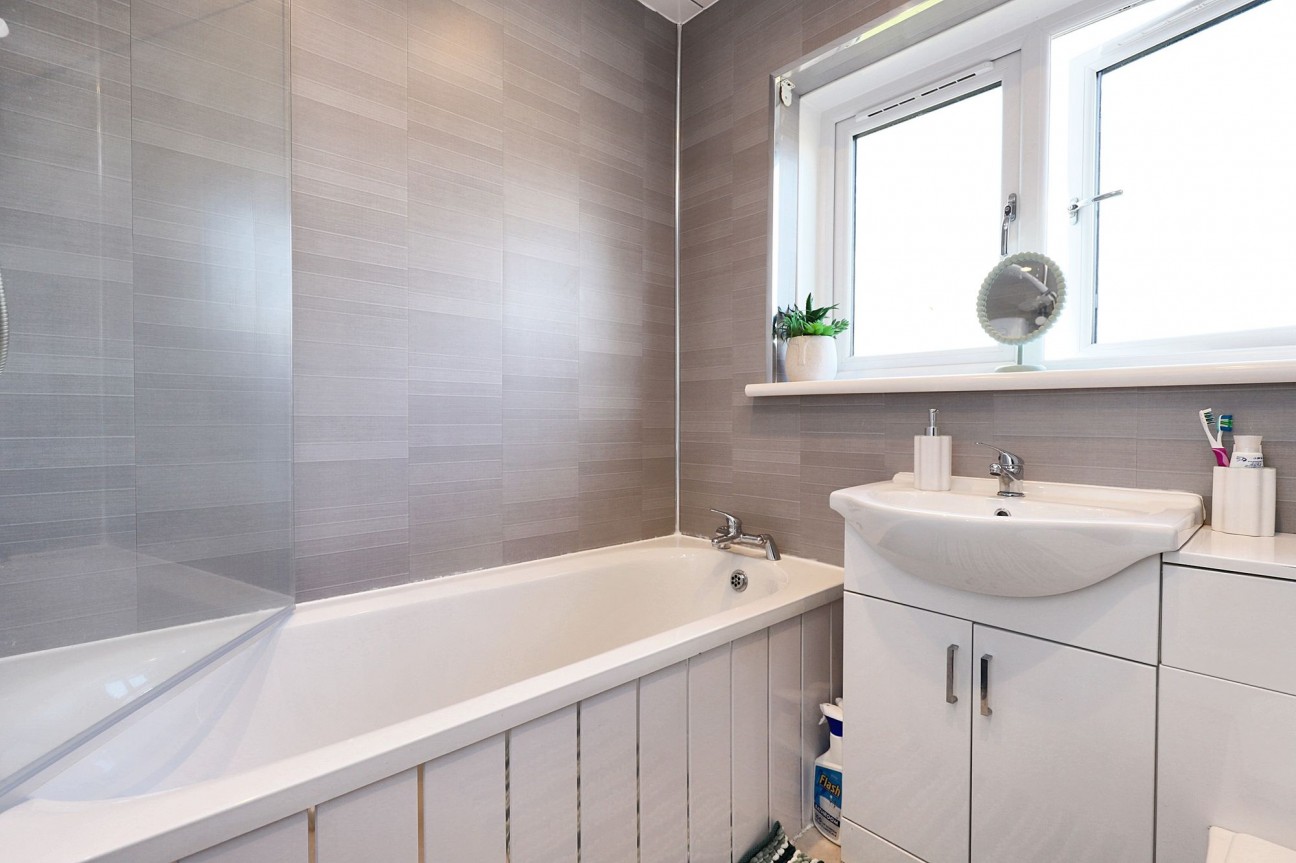 Renfrew Place, Coatbridge, ML5