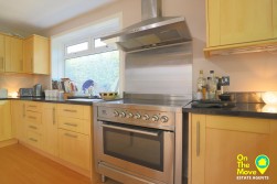 Prospect Road, Dullatur, G68