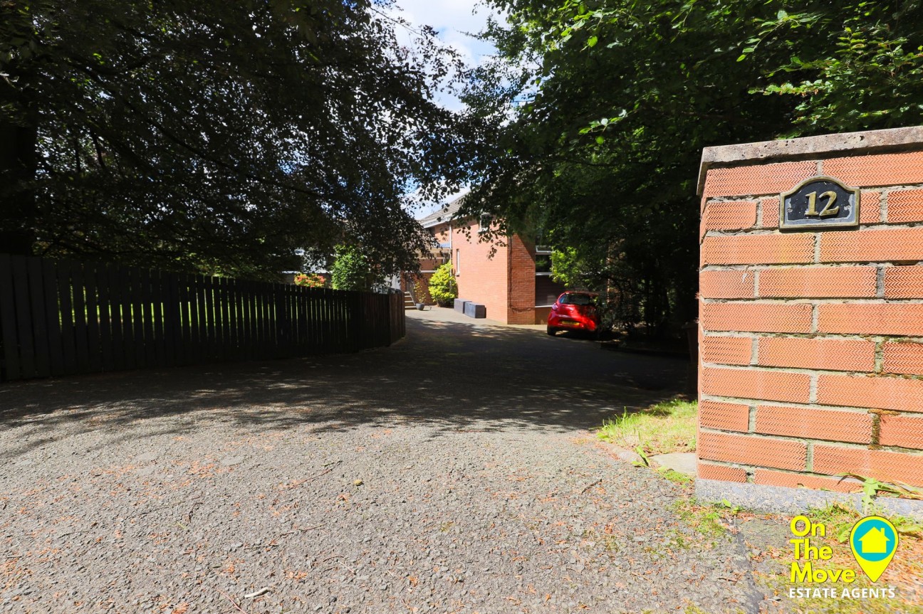Prospect Road, Dullatur, G68