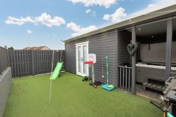 Honeywell Crescent, Chapelhall, ML6