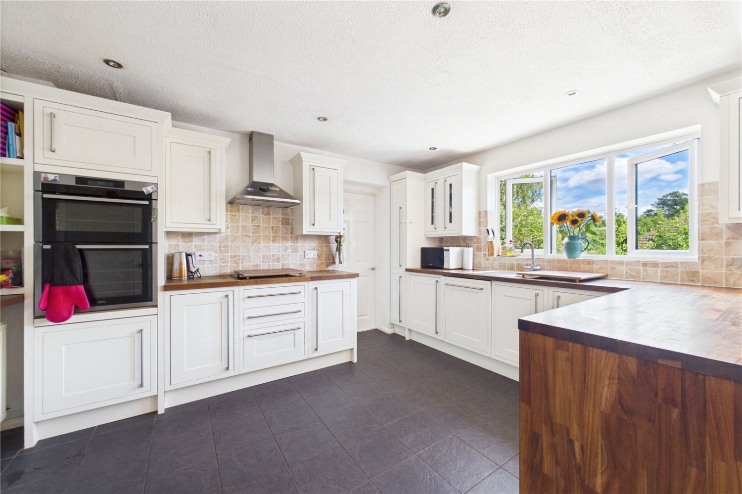Burghfield Common, Reading, Berkshire