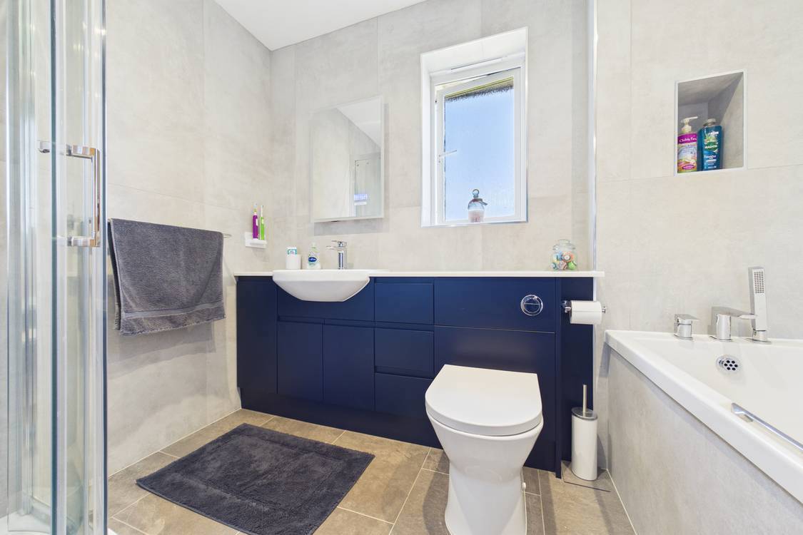 4 bedroom House for sale in Burghfield, Reading, Berkshire