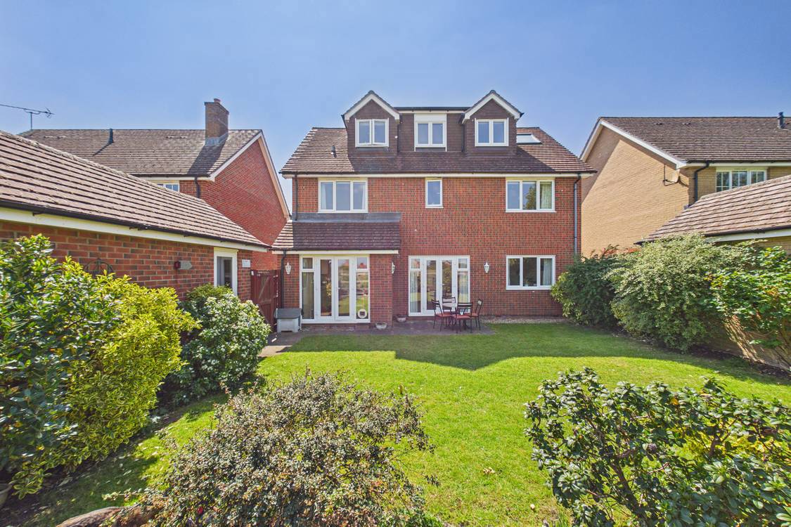 4 bedroom House for sale in Burghfield, Reading, Berkshire
