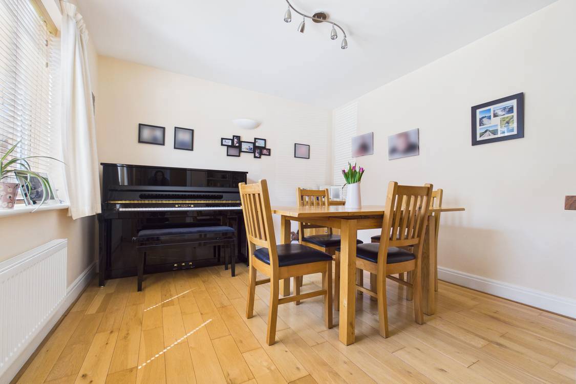 4 bedroom House for sale in Burghfield, Reading, Berkshire