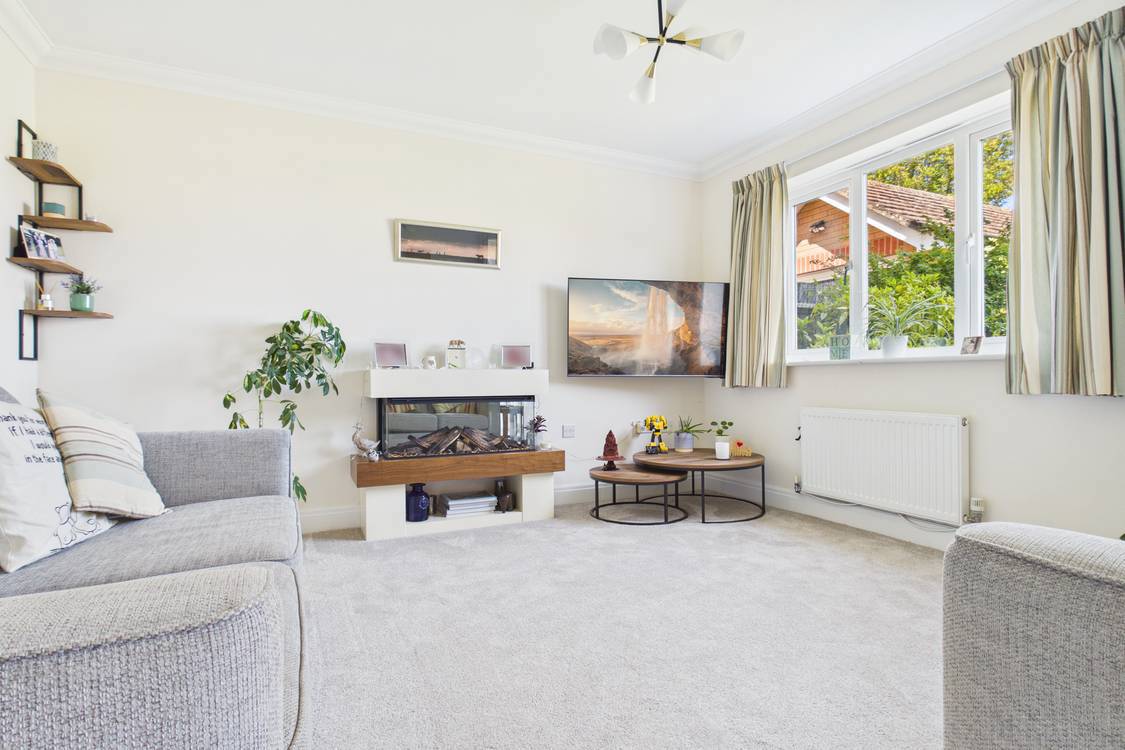 4 bedroom House for sale in Burghfield, Reading, Berkshire