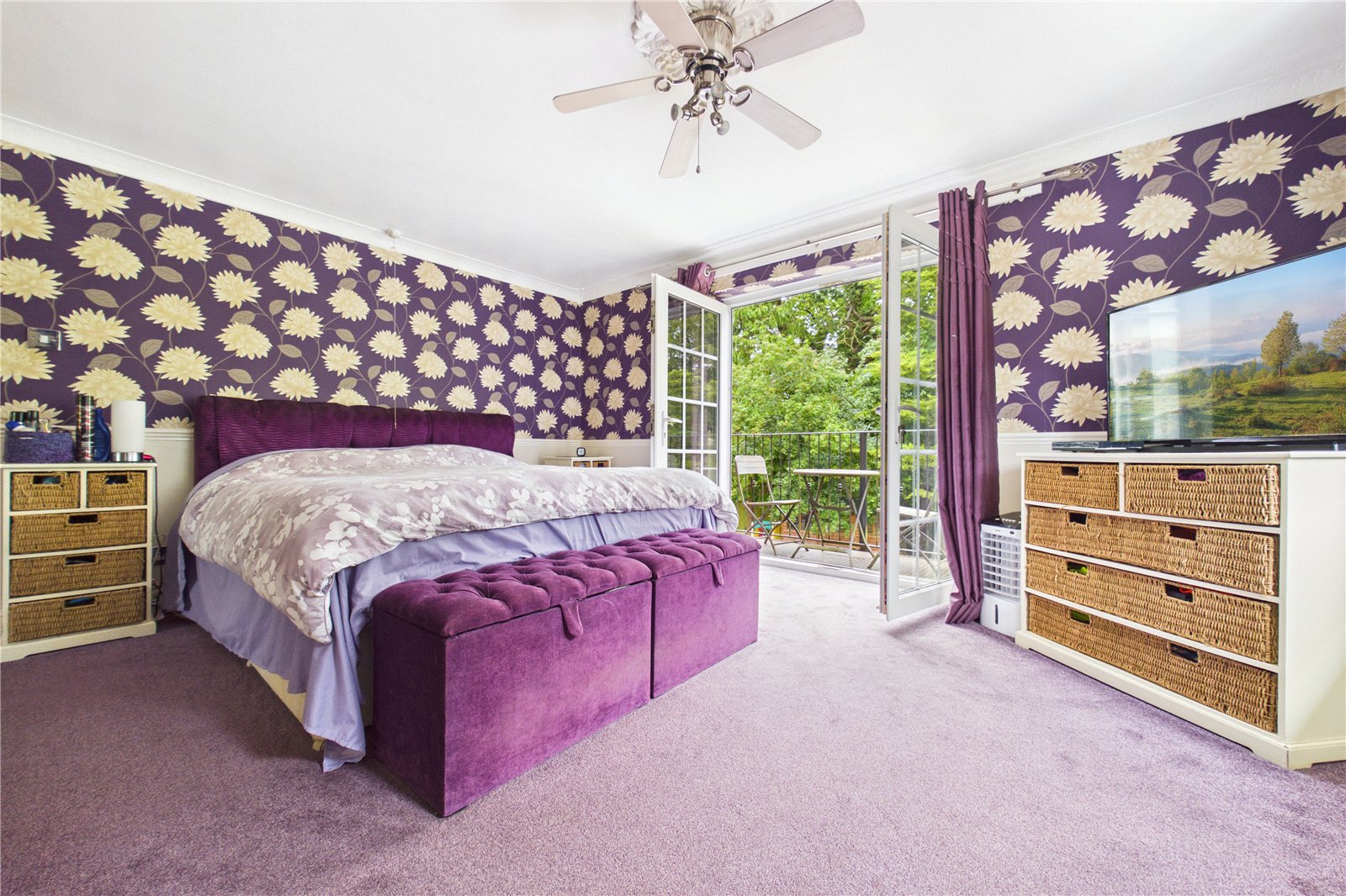 6 bedroom House for sale in Grazeley Green, Reading