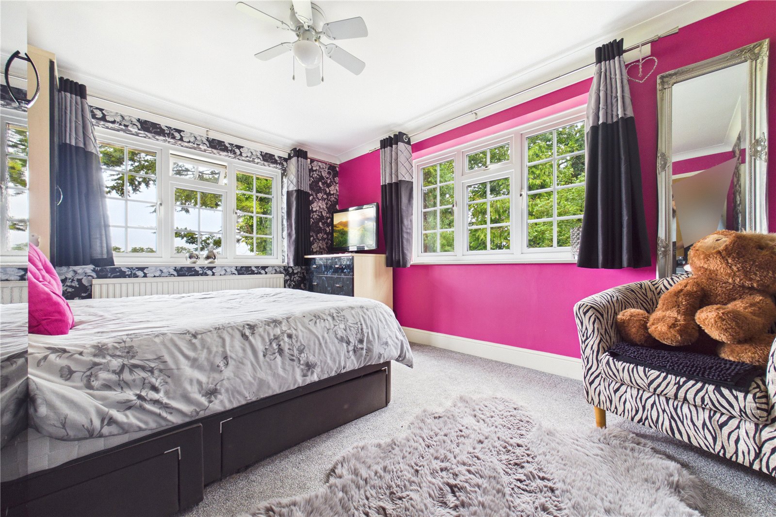 6 bedroom House for sale in Grazeley Green, Reading