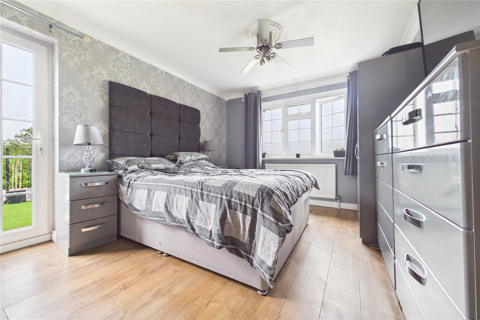 6 bedroom House for sale in Grazeley Green, Reading