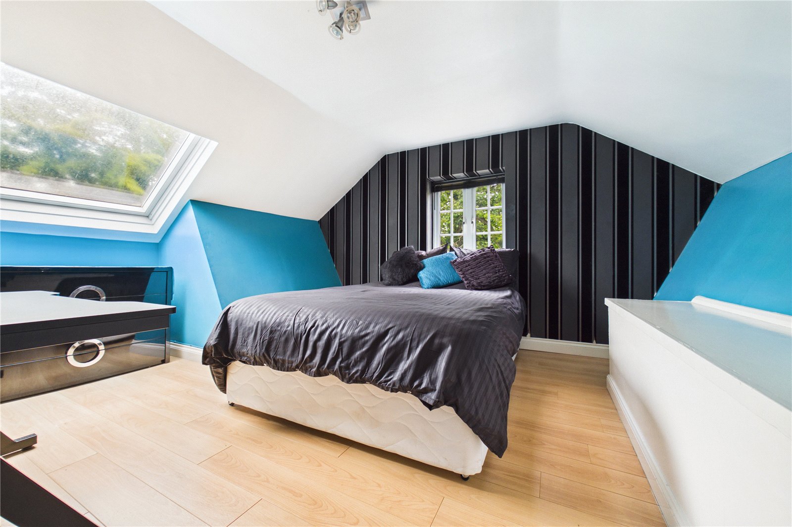 6 bedroom House for sale in Grazeley Green, Reading