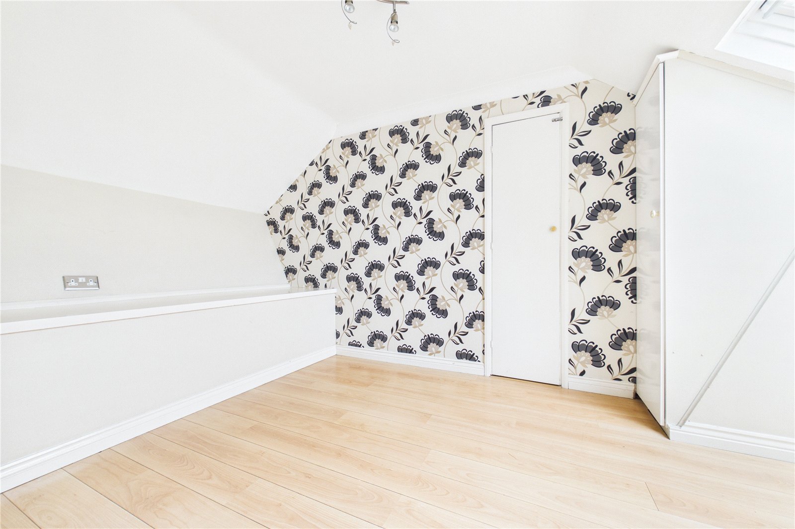 6 bedroom House for sale in Grazeley Green, Reading
