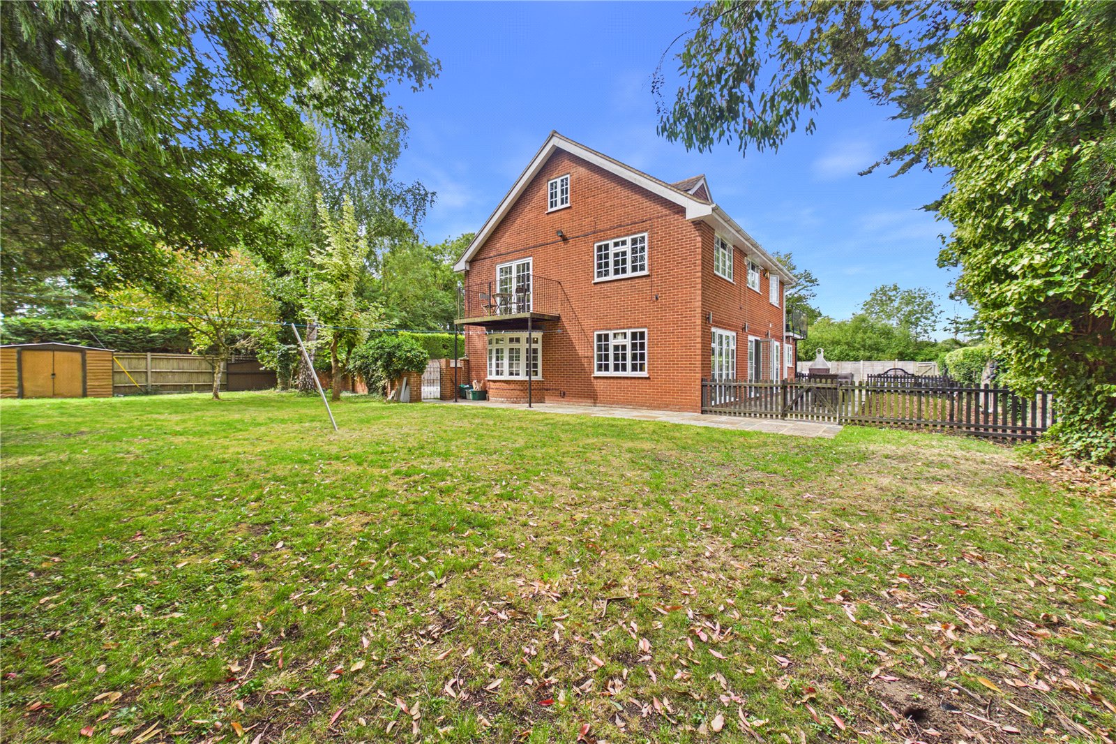 6 bedroom House for sale in Grazeley Green, Reading