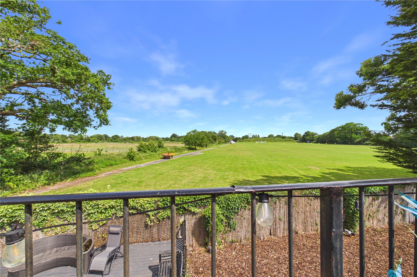 6 bedroom House for sale in Grazeley Green, Reading