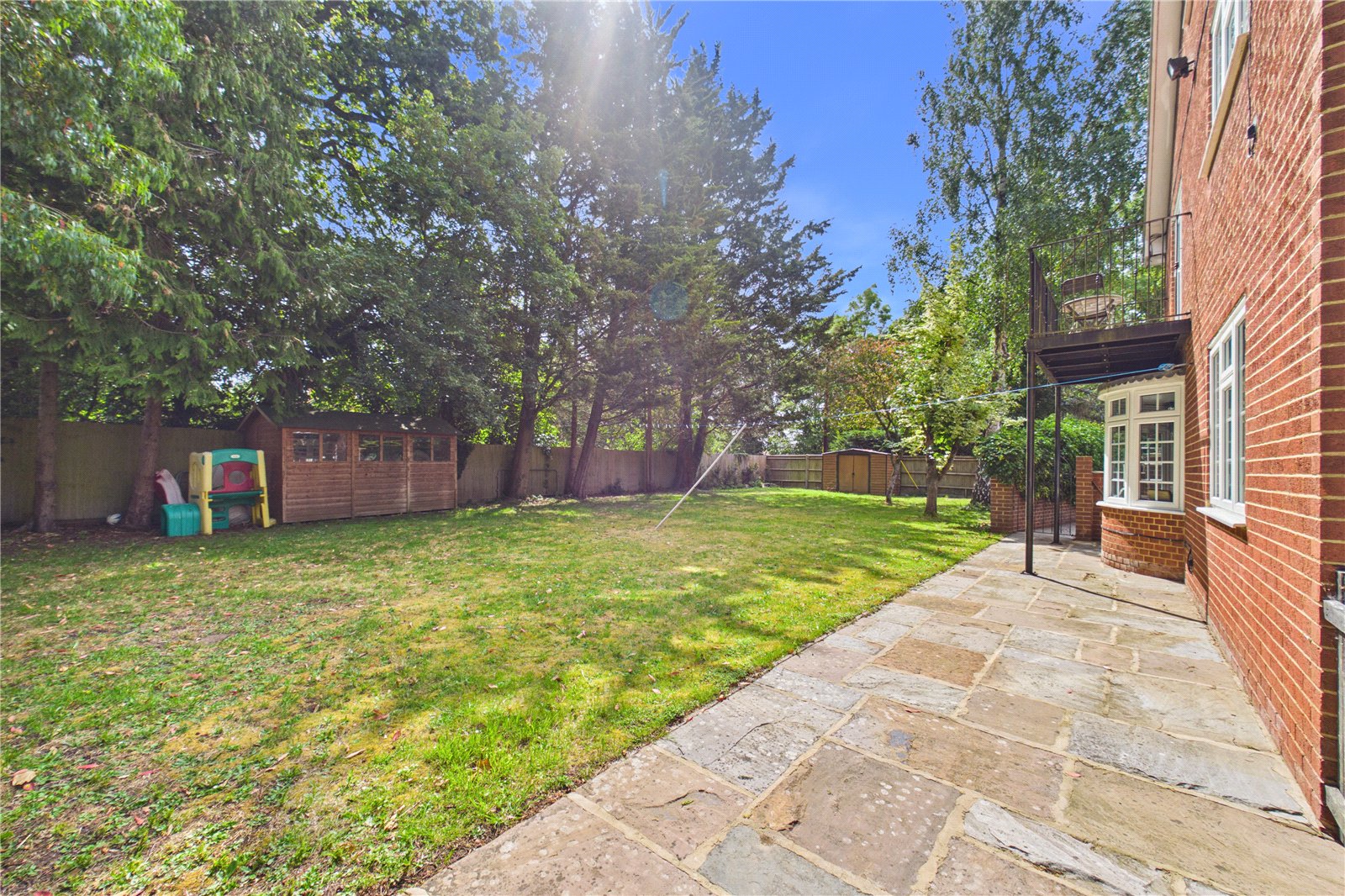 6 bedroom House for sale in Grazeley Green, Reading