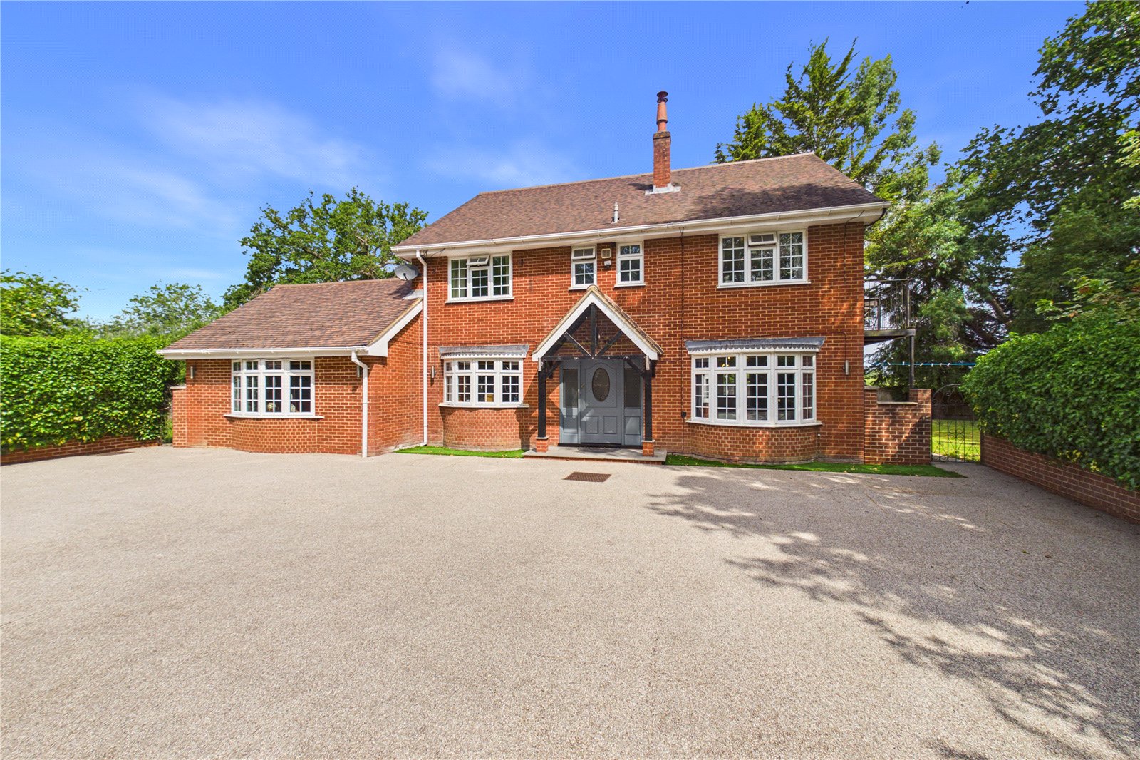 6 bedroom House for sale in Grazeley Green, Reading