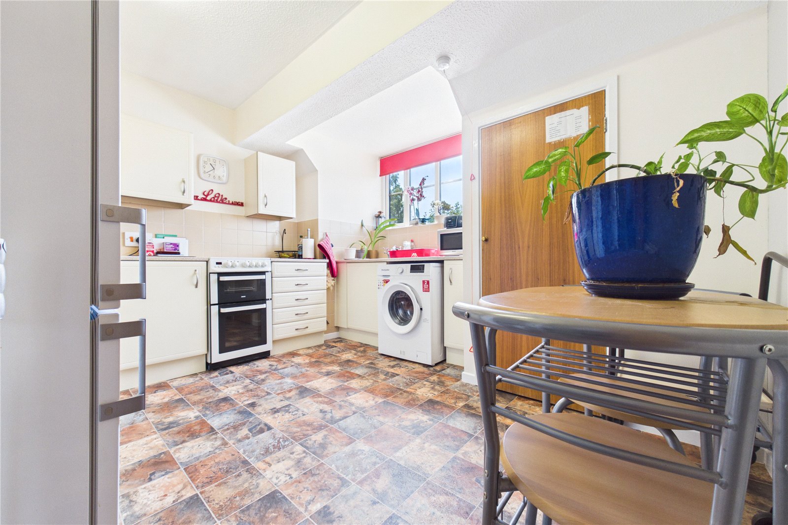 1 bedroom Flat for sale in Burghfield Common, Reading, Berkshire