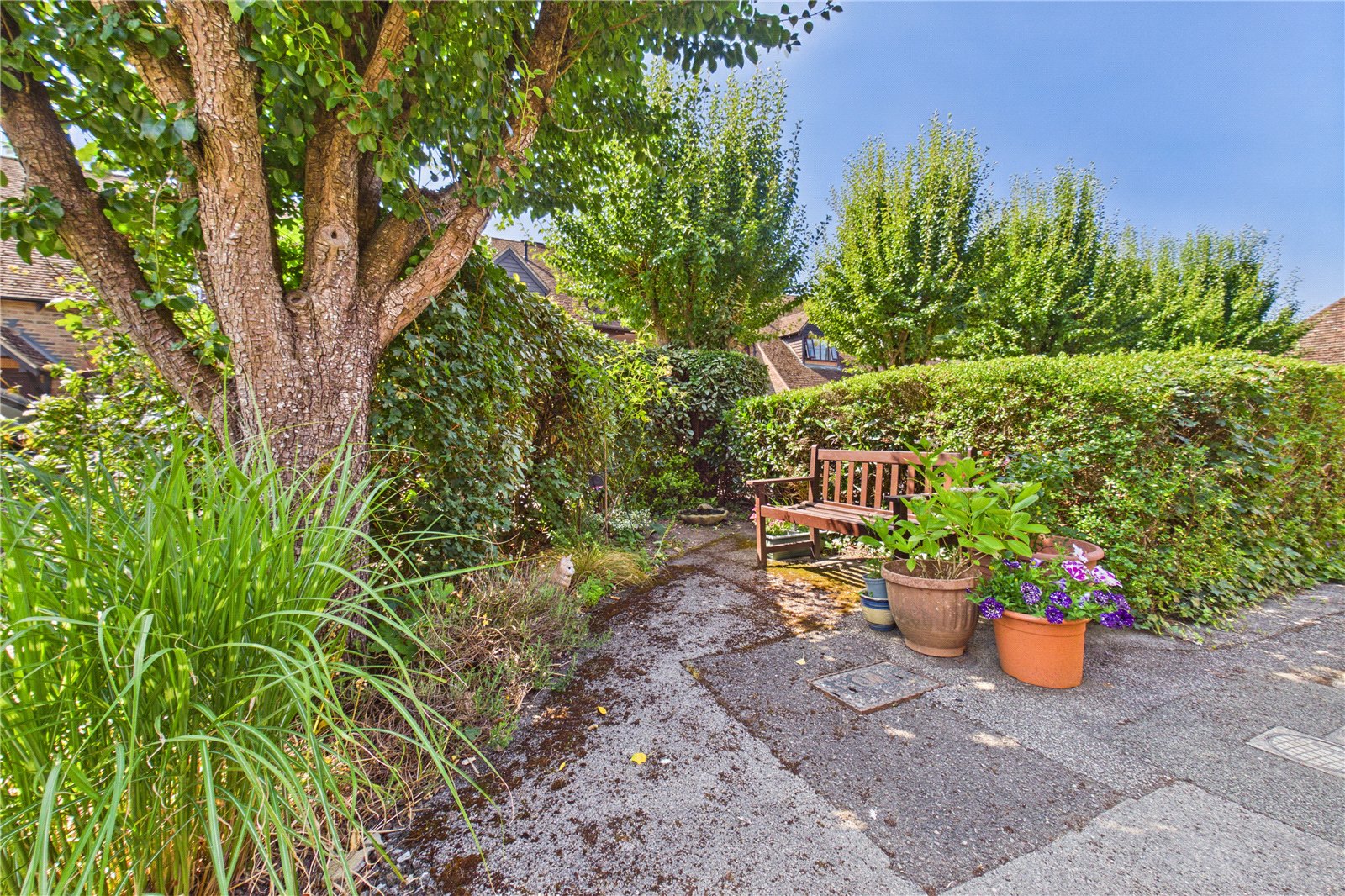 1 bedroom Flat for sale in Burghfield Common, Reading, Berkshire