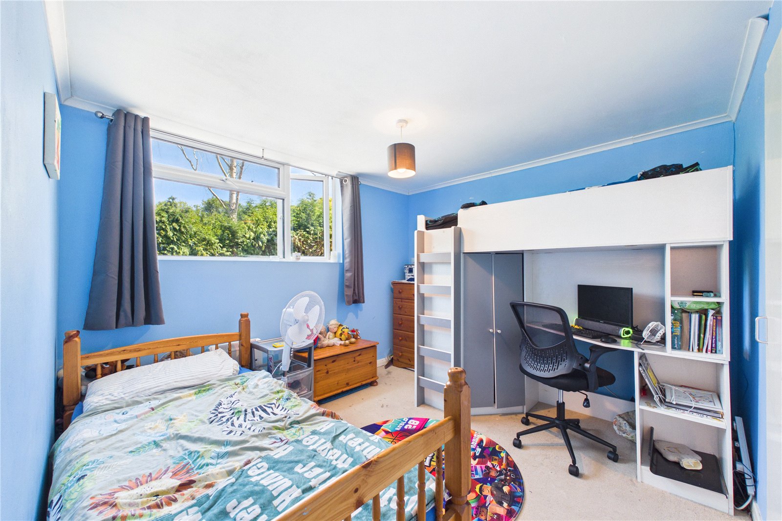 4 bedroom House to let in Burghfield Common, Reading, Berkshire