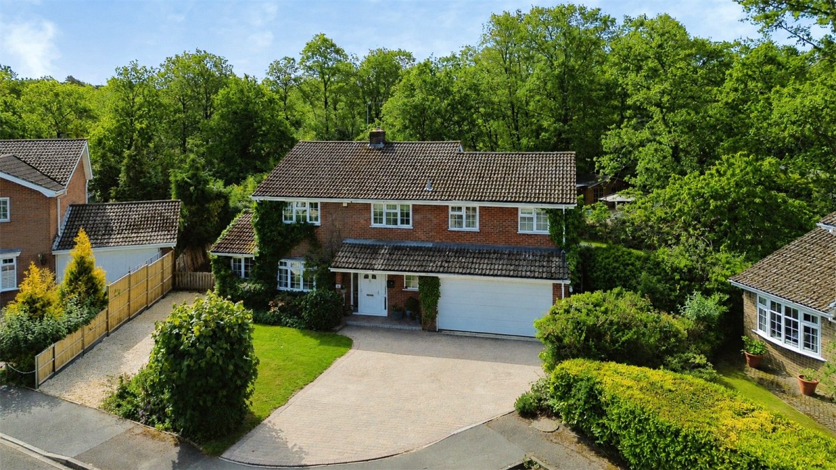 Burghfield Common, Reading, Berkshire
