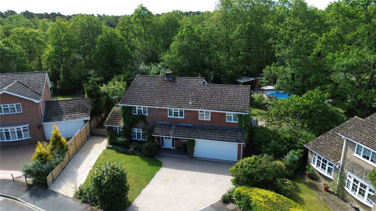 Burghfield Common, Reading, Berkshire