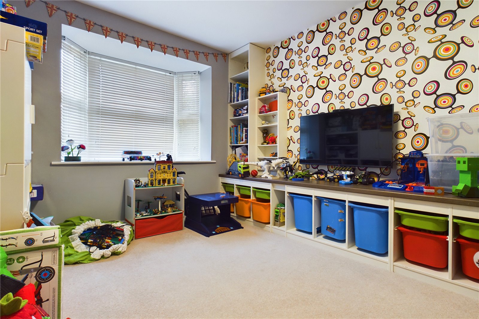 5 bedroom House for sale in Mortimer, Reading