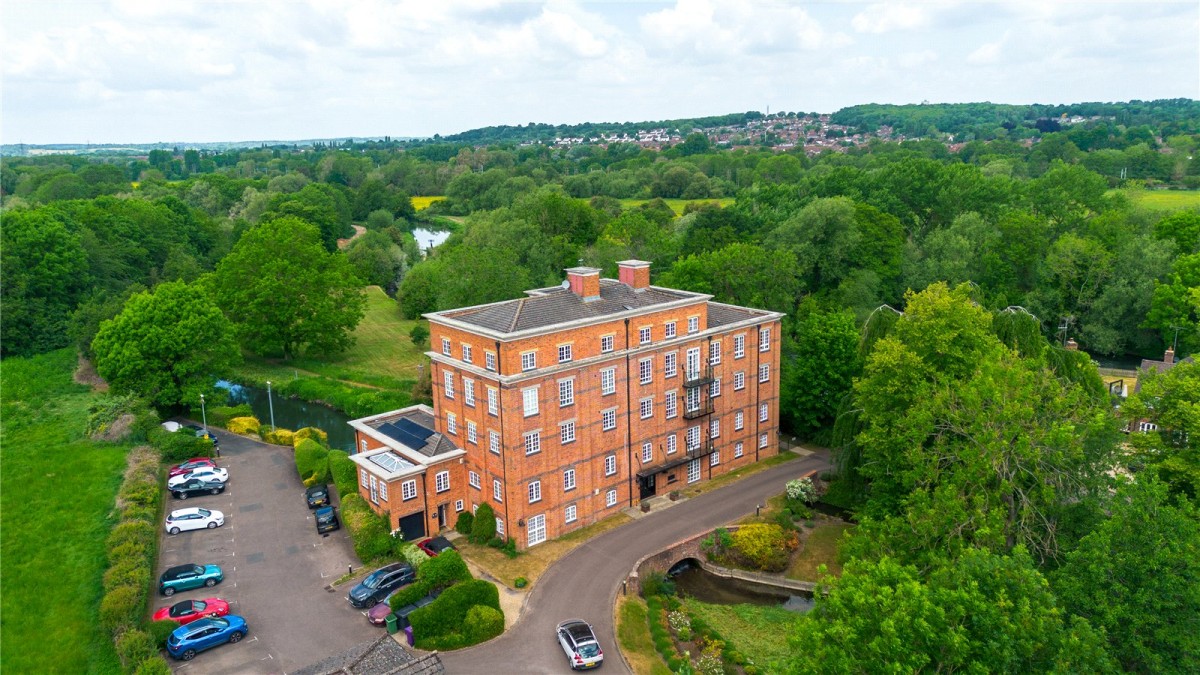 Burghfield, Reading, Berkshire