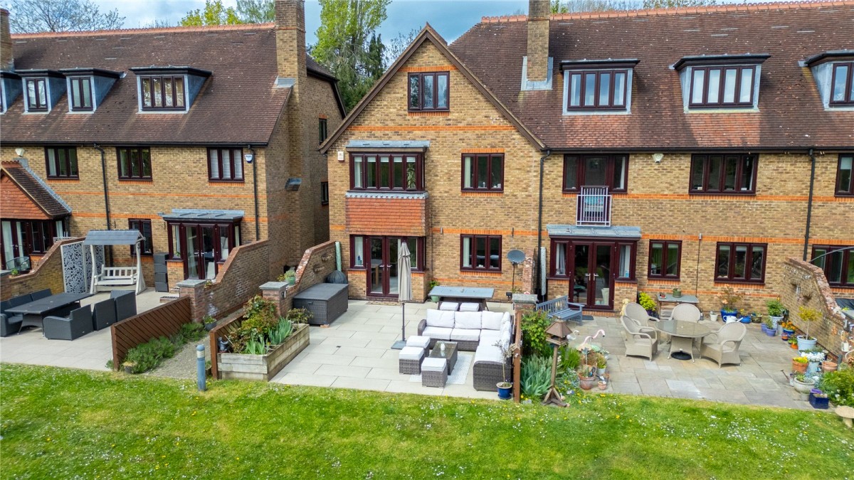 Burghfield Common, Reading, Berkshire