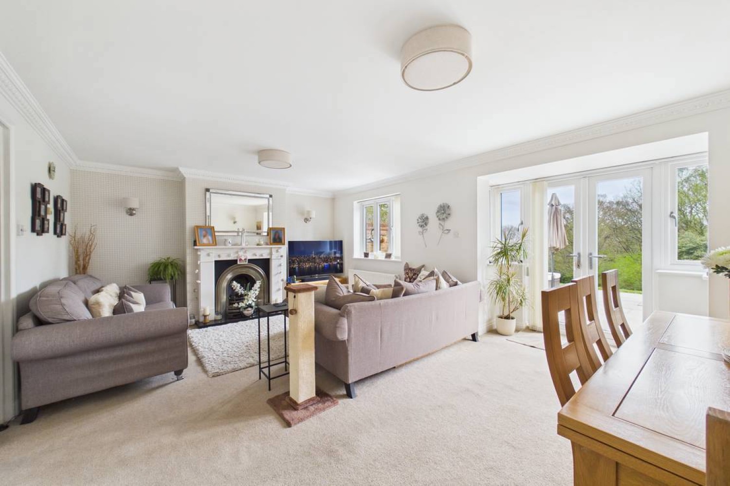 Burghfield Common, Reading, Berkshire