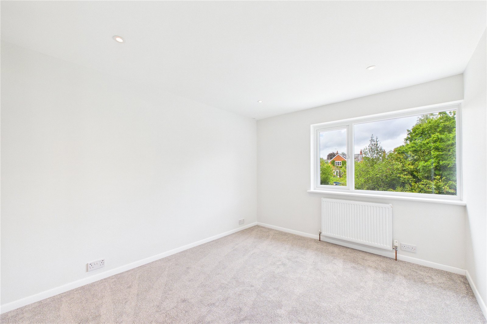 3 bedroom House to let in Mortimer, Reading