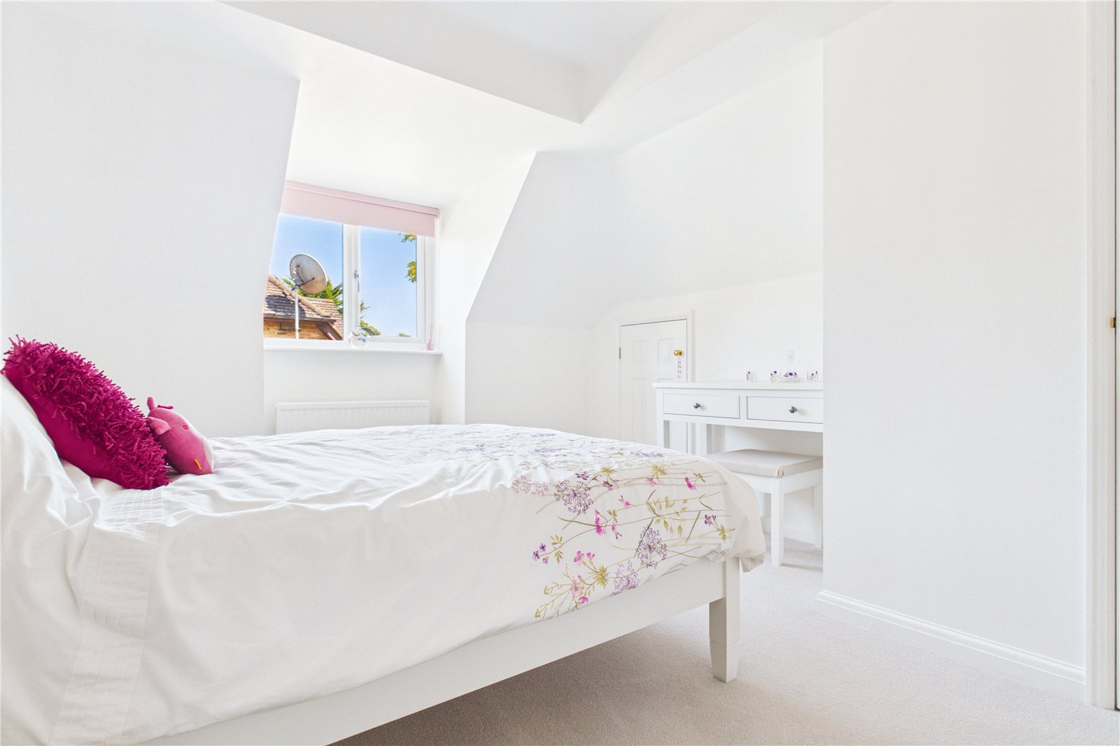 5 bedroom House for sale in Burghfield, Reading