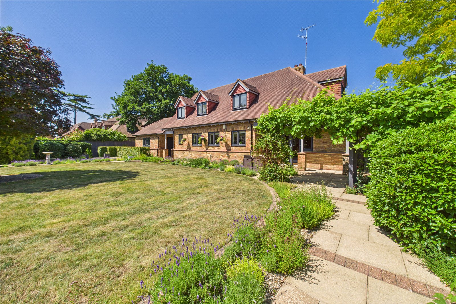 5 bedroom House for sale in Burghfield, Reading