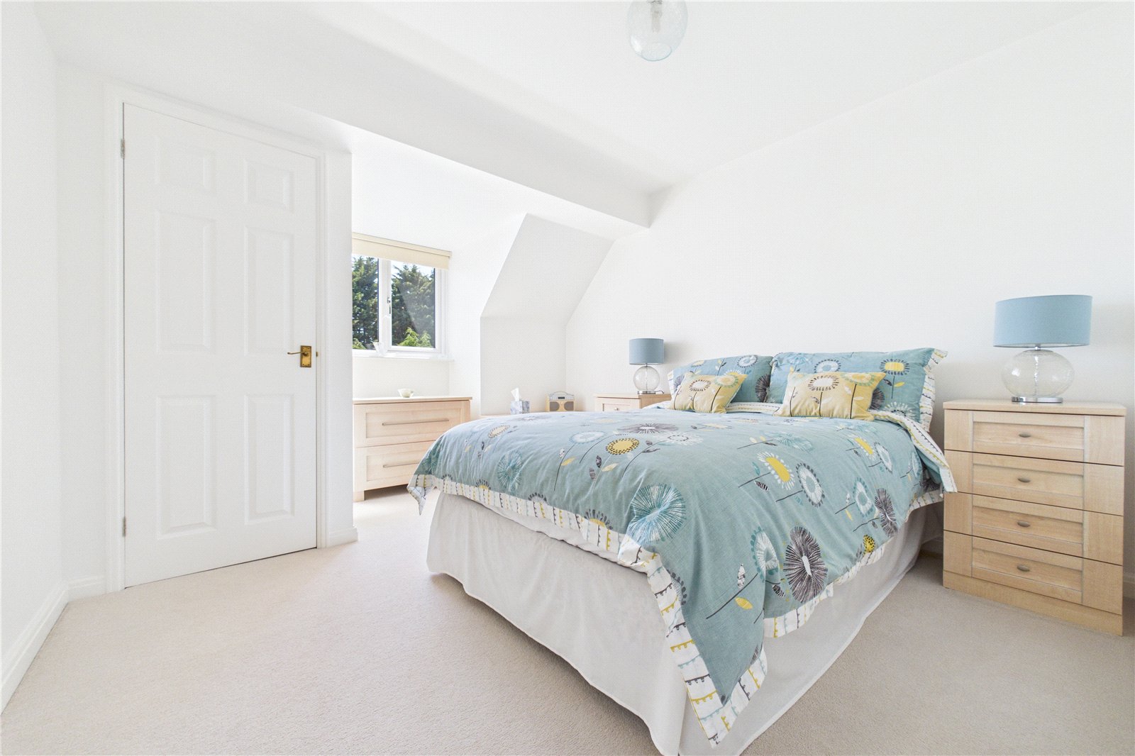 5 bedroom House for sale in Burghfield, Reading