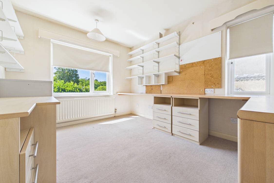 4 bedroom House for sale in Burghfield Common, Reading, Berkshire