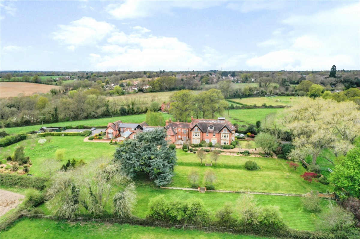 The Street, Mortimer, Reading