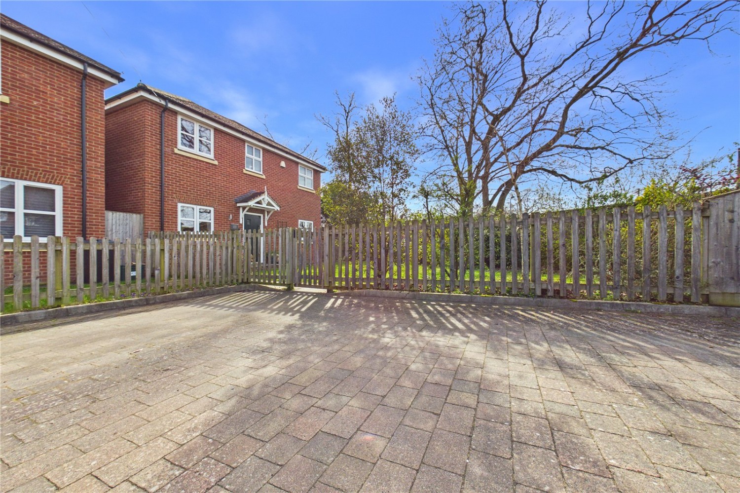 Burghfield Common, Reading, Berkshire