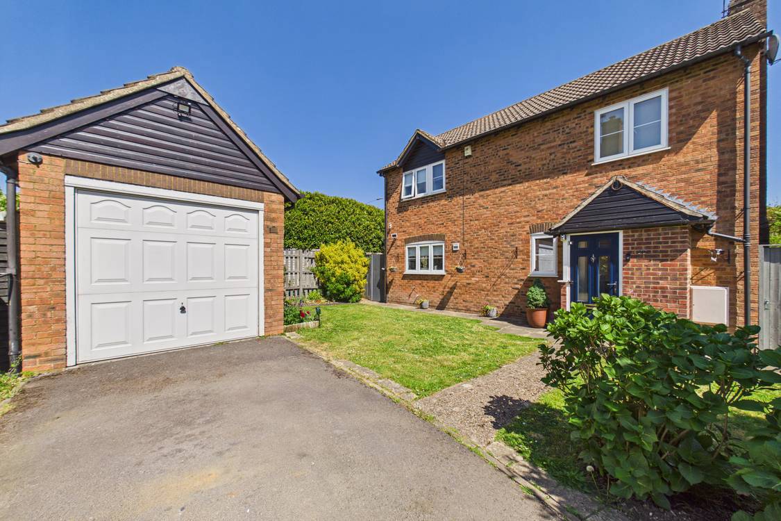 Burghfield Common, Reading, Berkshire