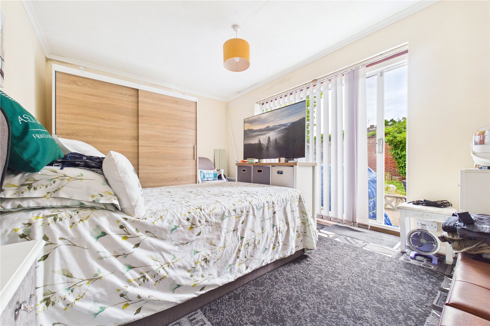 3 bedroom Bungalow for sale in Burghfield Common, Reading, Berkshire