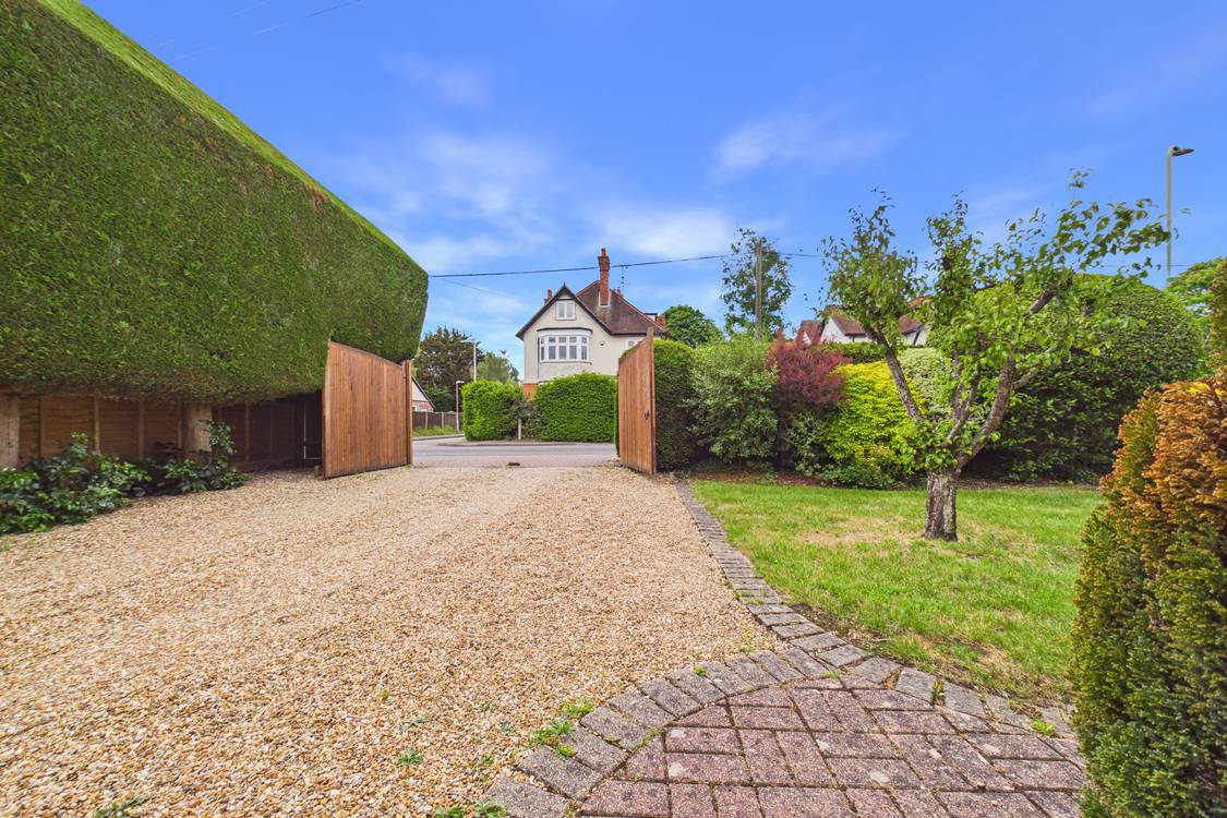 4 bedroom House for sale in Burghfield Common, Reading, Berkshire