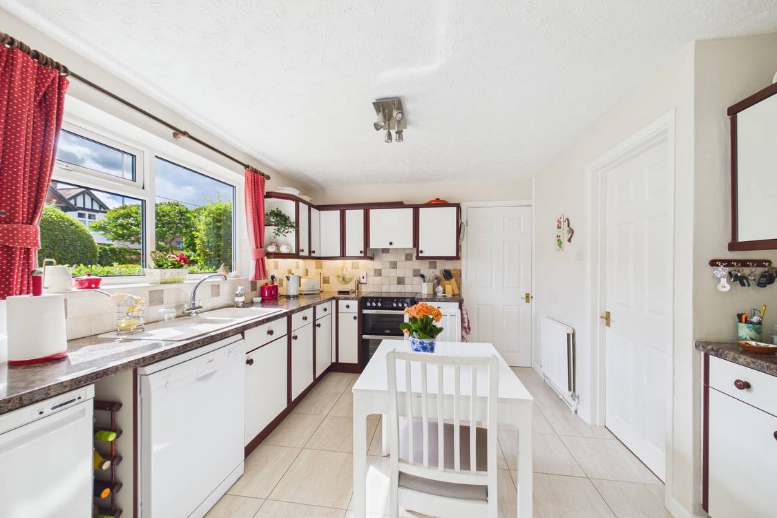 4 bedroom House for sale in Burghfield Common, Reading, Berkshire